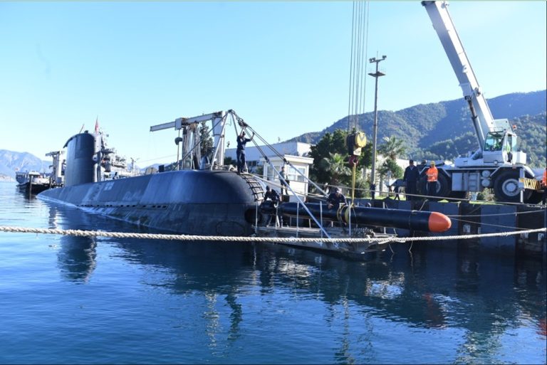 První domácí turecké těžké torpédo AKYA potopilo cíl v reálném testu