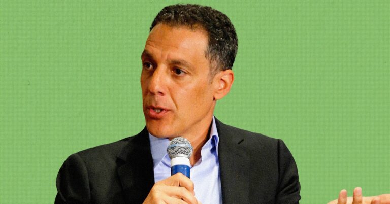 Deepfakes se vyvíjejí.  Tato společnost je chce všechny chytit