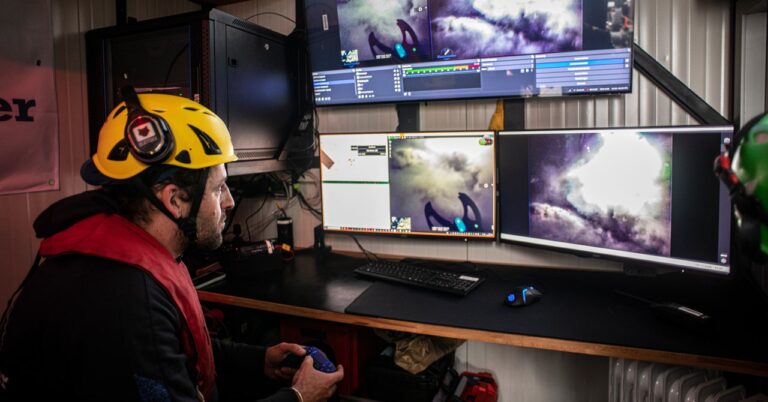 Tito roboti zotavují vypuštěné výbušniny z Baltského moře