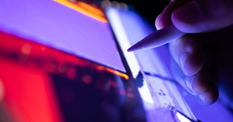 V okenních barvách a poznámkových blocích je AI. Zde je, jak jej používat