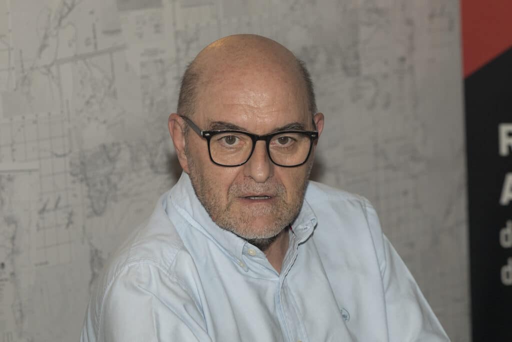 Emilio González, technik vyšší systémy ve městě Alcorcón
