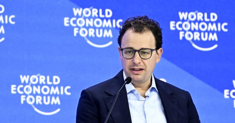 Únik Memo: Antropic CEO říká