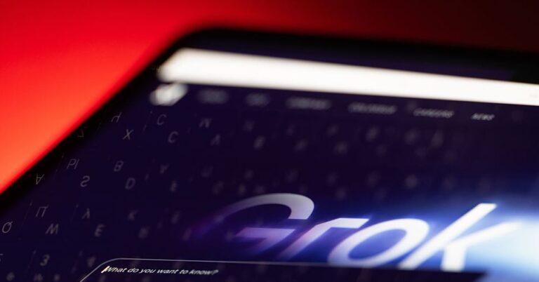 Bílý dům zřejmě nařídil federálním pracovníkům, aby zaváděli grok ‚co nejdříve