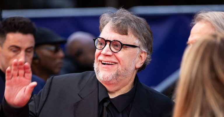 Guillermo del Toro doufá, že je mrtvý, než se AI Art stane mainstreamem