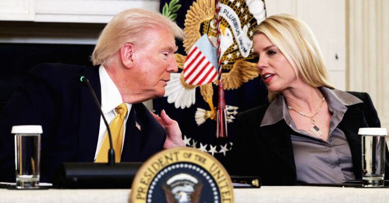 Trump se v návrhu výkonného nařízení zaměřuje na státní zákony o umělé inteligenci