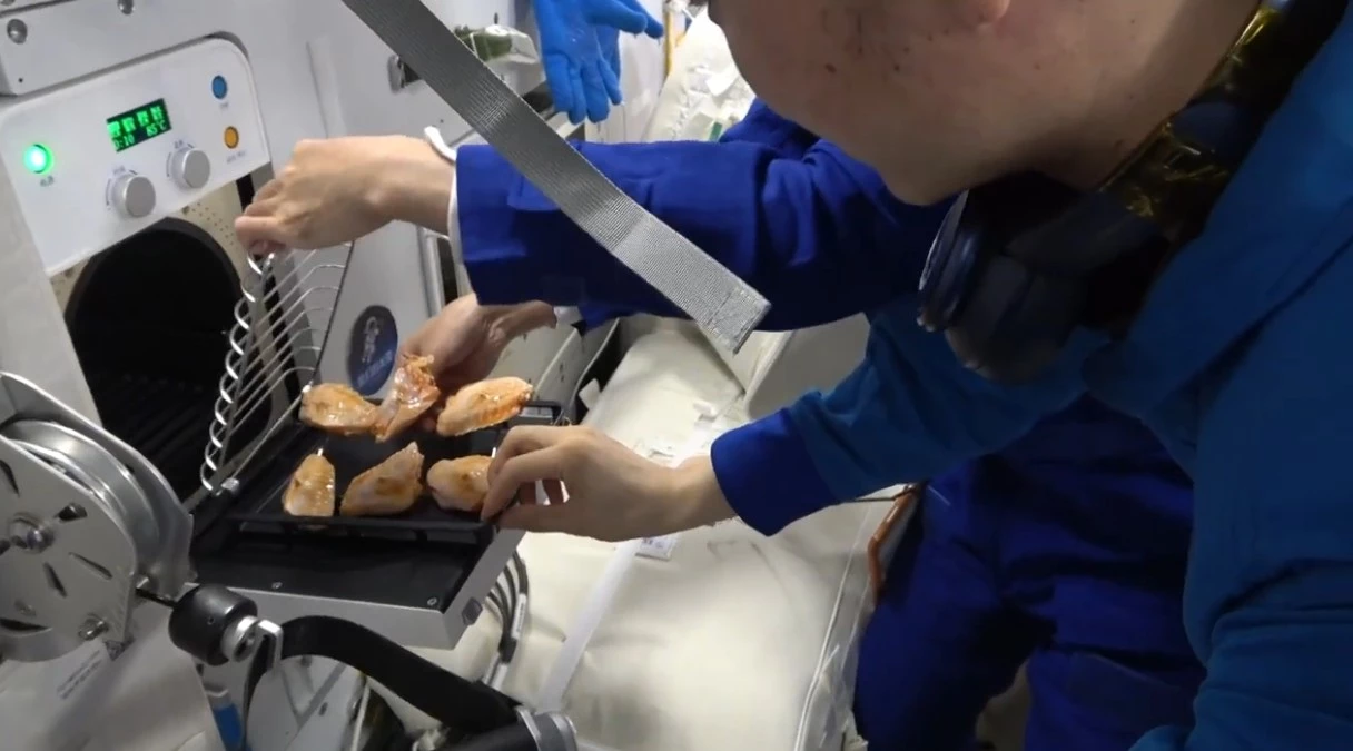 Vložení kuřete do trouby