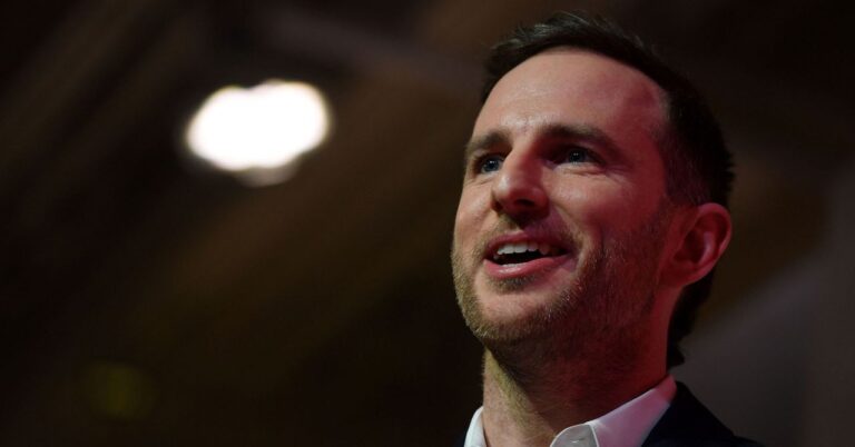 Co je to tajemné kovové zařízení, které používá hlavní designér USA Joe Gebbia?