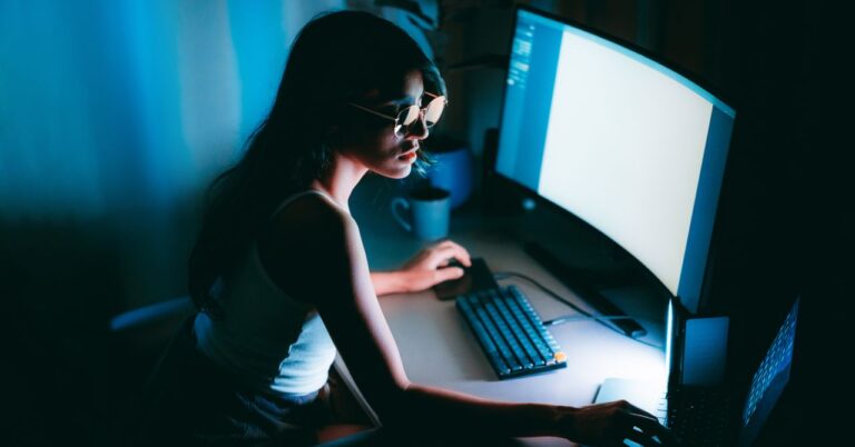 „Režim pro dospělé“ ChatGPT by mohl zažehnout novou éru intimního sledování