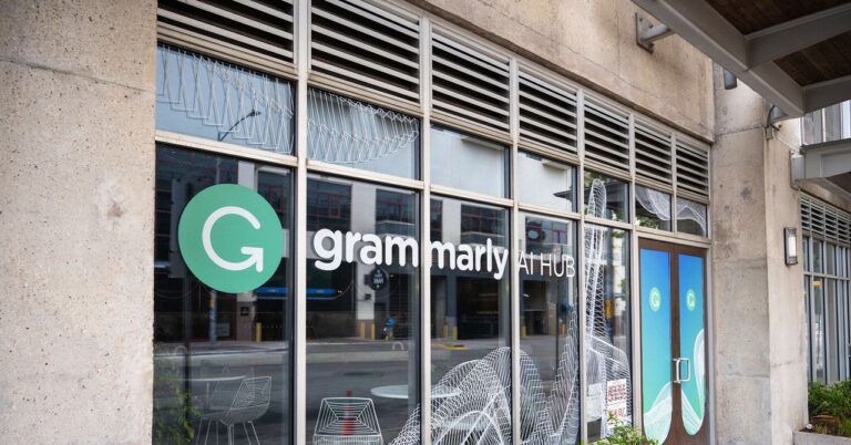 Grammarly nabízí „odborné“ recenze AI od vašich oblíbených autorů – mrtvých nebo živých